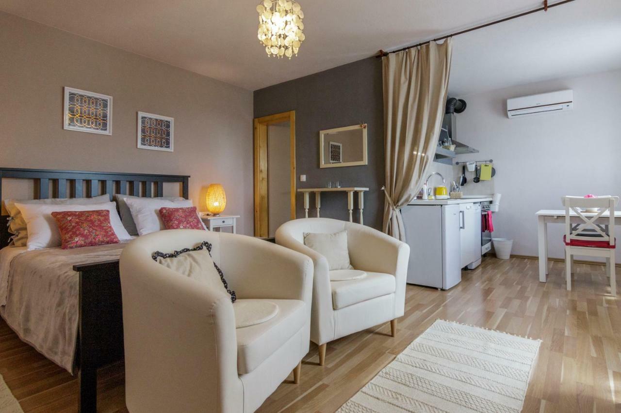 Apartments Mardesic Комижа Екстер'єр фото